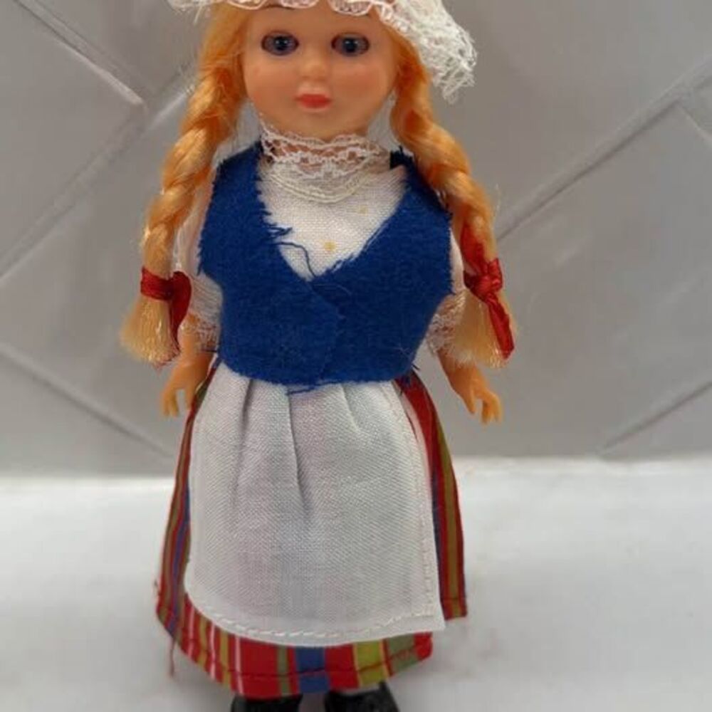 Vintage Finnish Doll Traditional Costume “Sleep Eyes” Original Display Tube